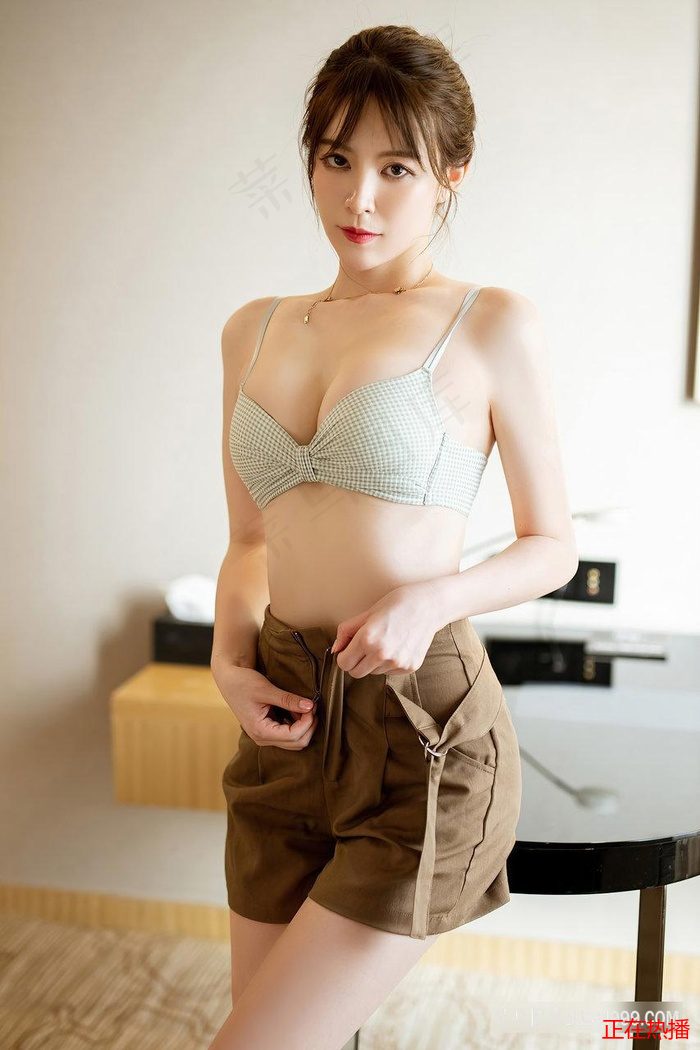 免费观看剧的软件 · 年轻的领居3在线观看 热门视频